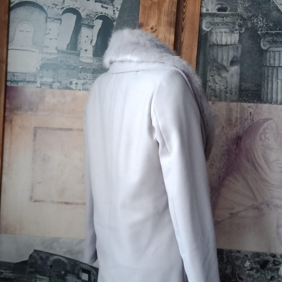 Guess coat - Picture 4 of 16